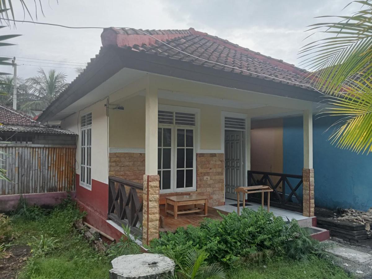 Funny Homestay 2 Gili Trawangan Exterior photo