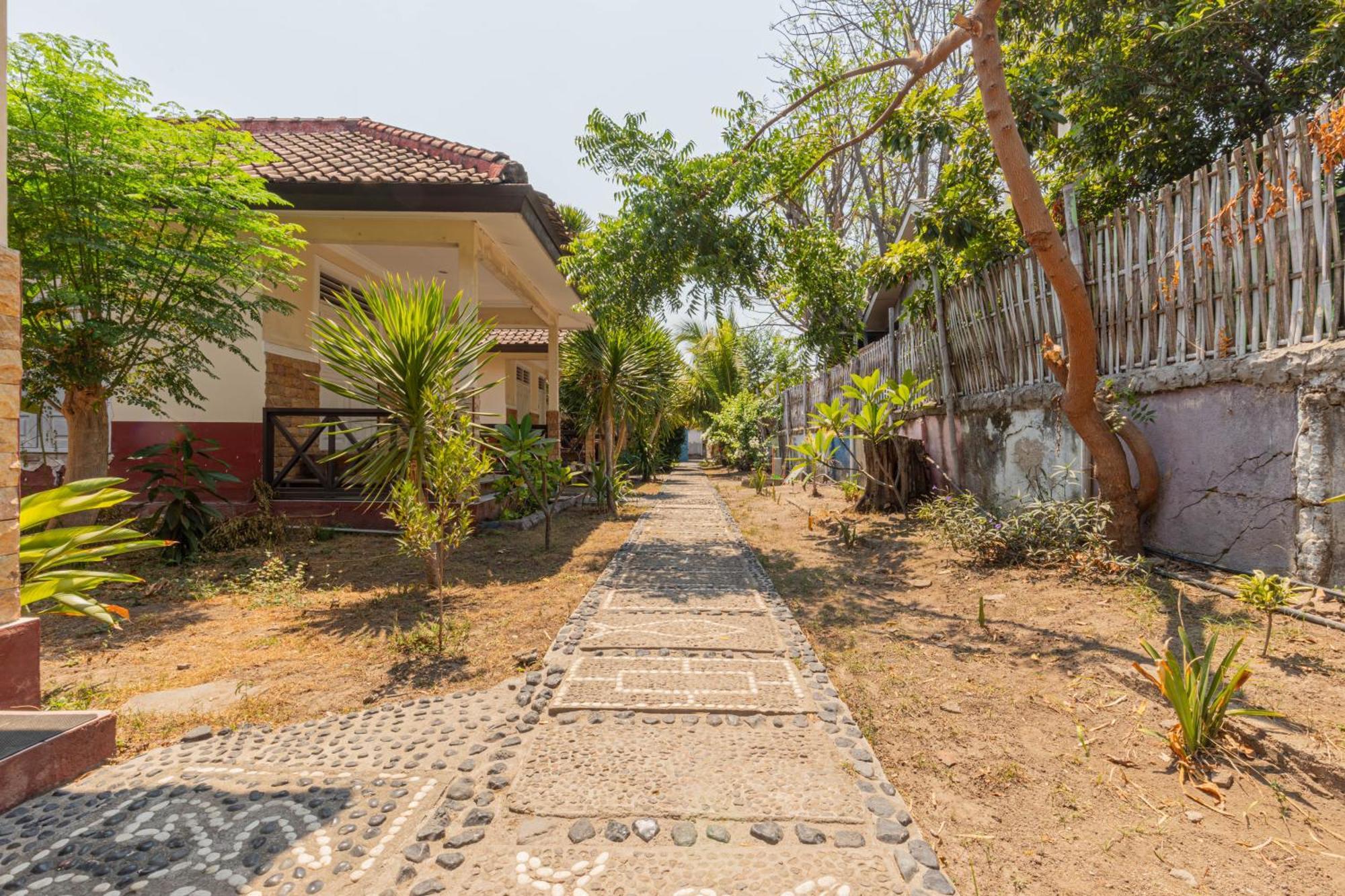 Funny Homestay 2 Gili Trawangan Exterior photo