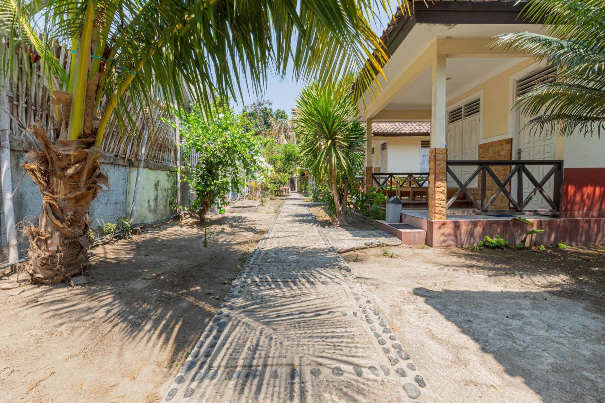 Funny Homestay 2 Gili Trawangan Exterior photo