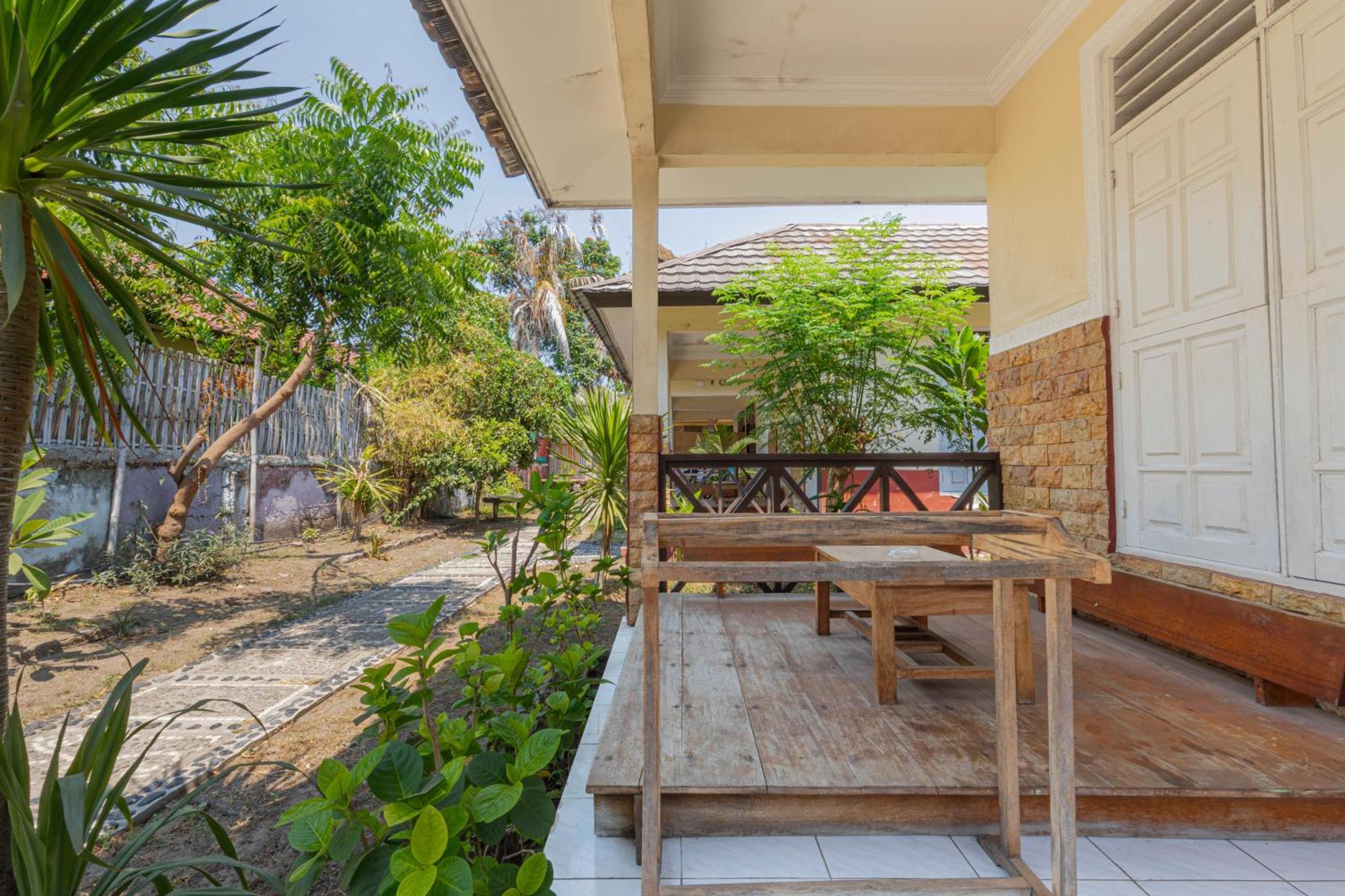 Funny Homestay 2 Gili Trawangan Exterior photo